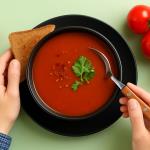 Einfaches Gericht, das die Gesundheit stärkt: Tomatensuppe